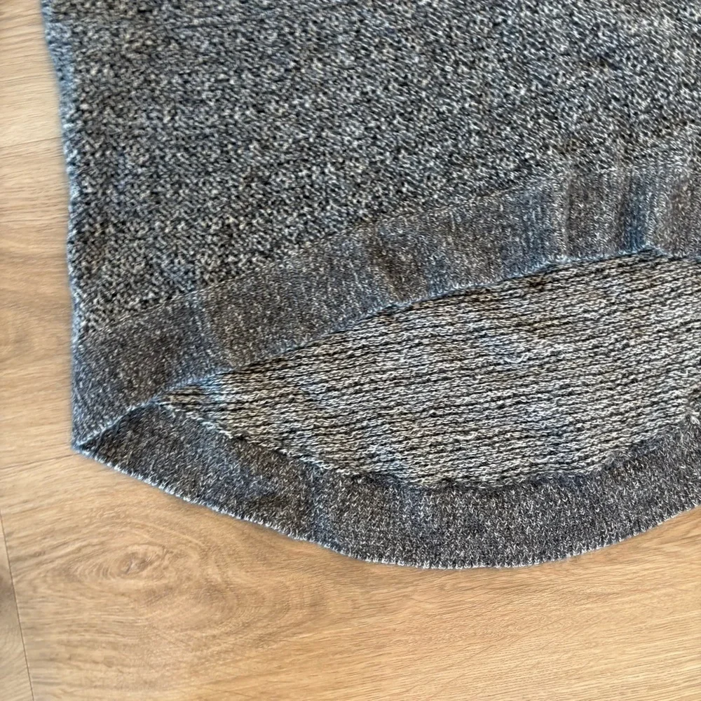 ** Theory Wool Sweater Hi Lo Heathered Black Crew small